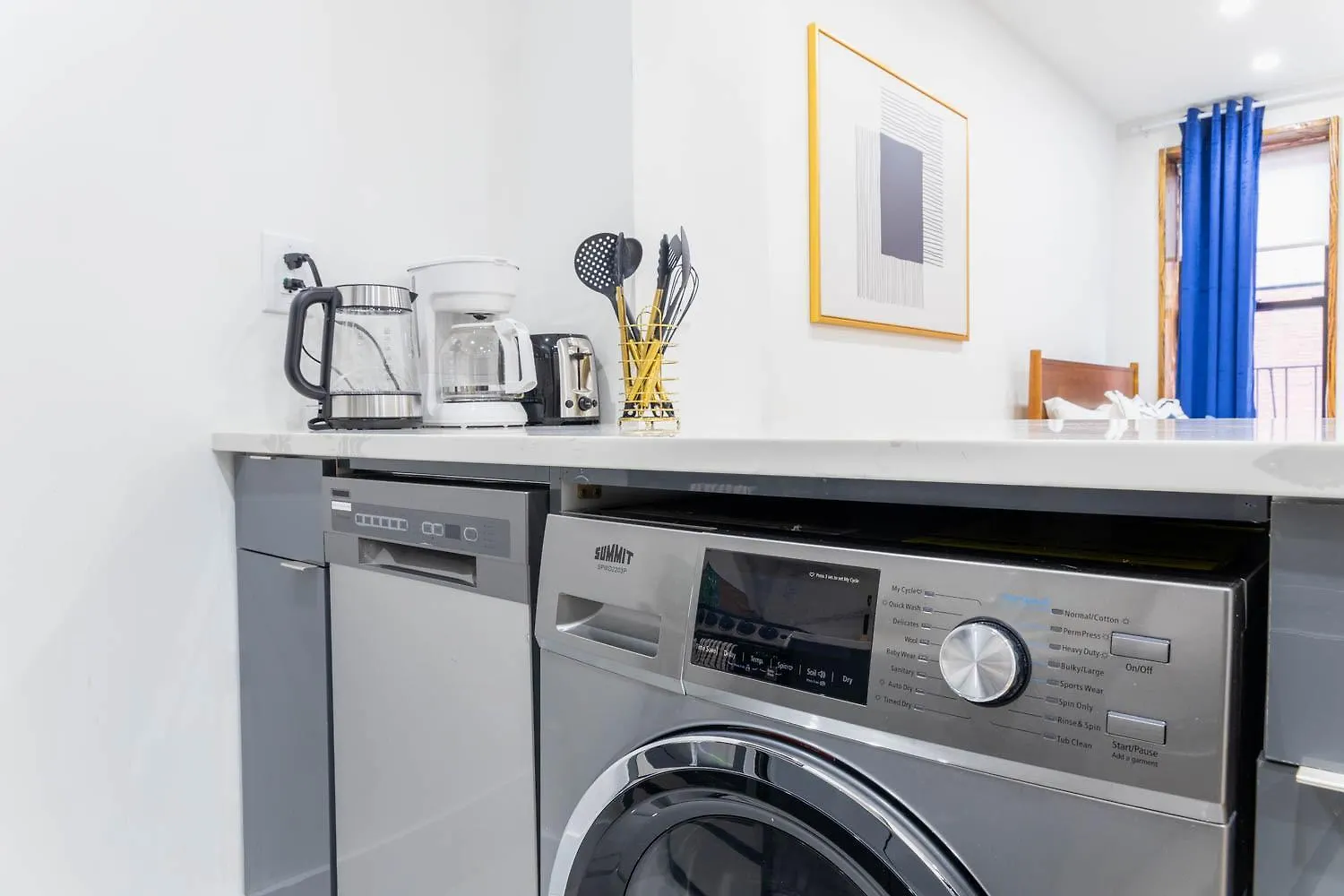 1597-13 I Brand New Studio Prime Upper East W&D New York Apartment