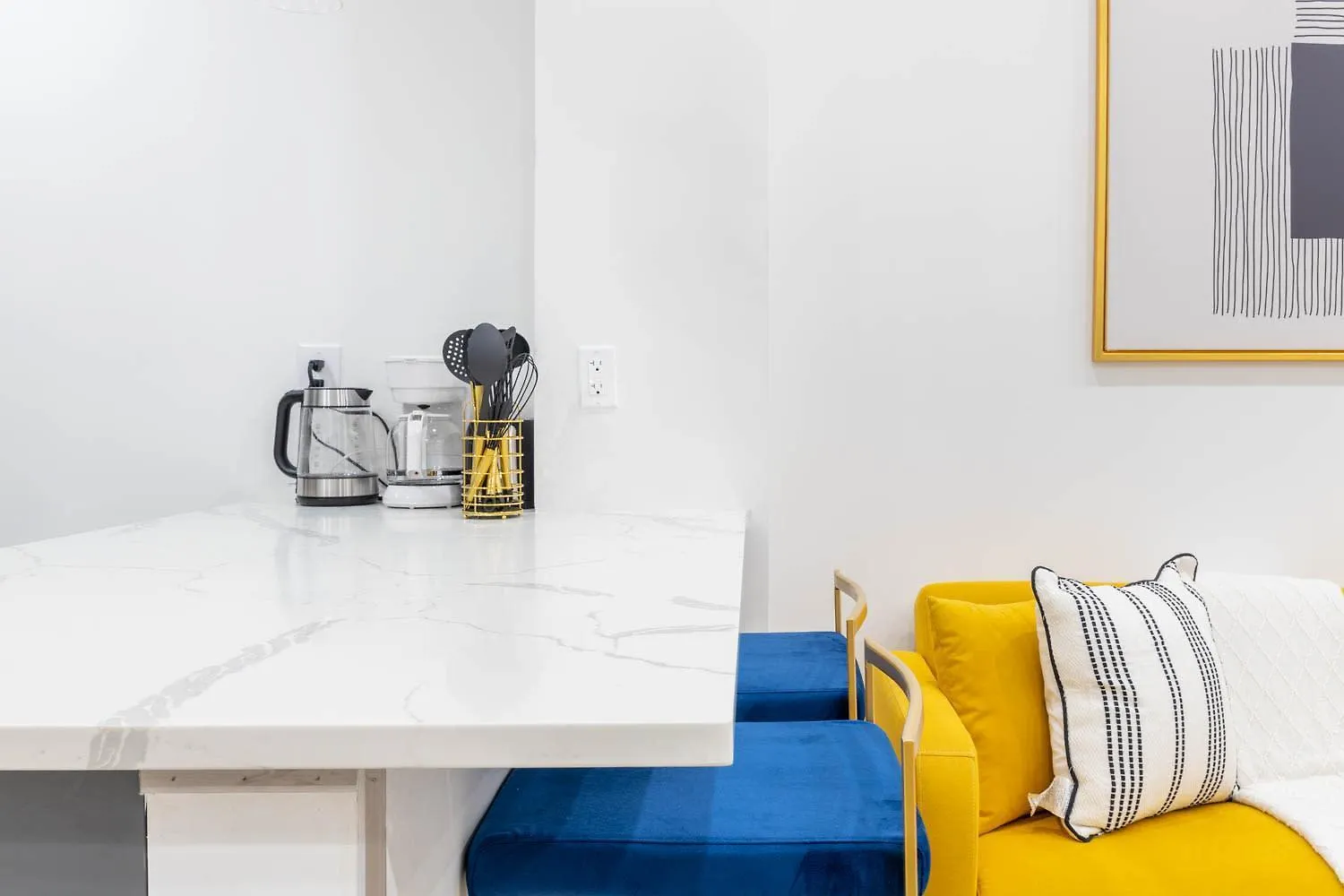 1597-13 I Brand New Studio Prime Upper East W&D New York Apartment