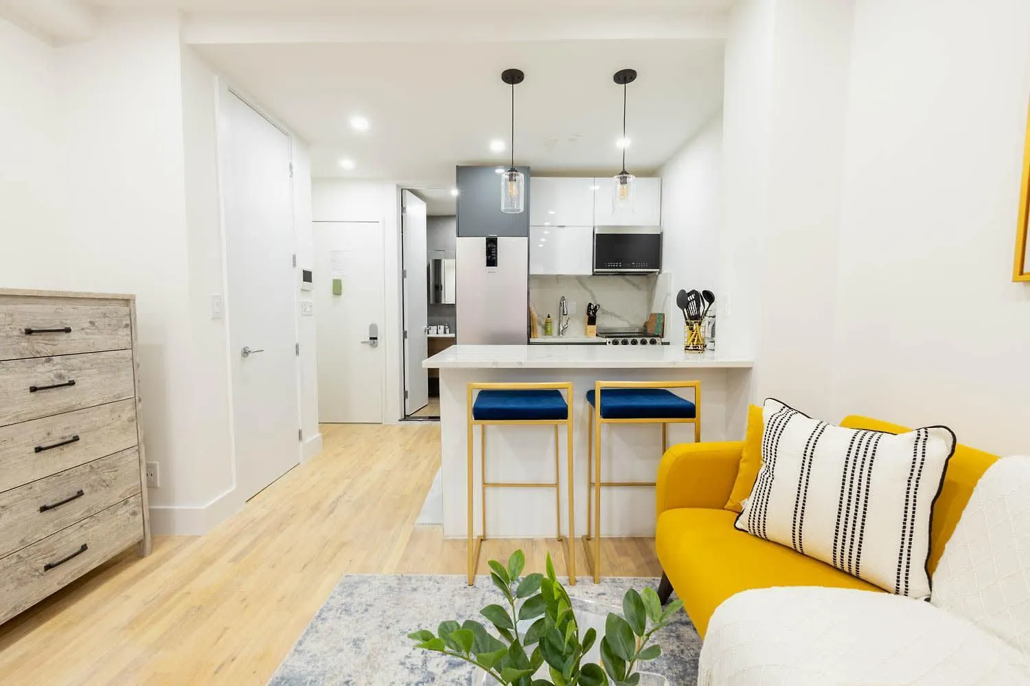 1597-13 I Brand New Studio Prime Upper East W&D New York