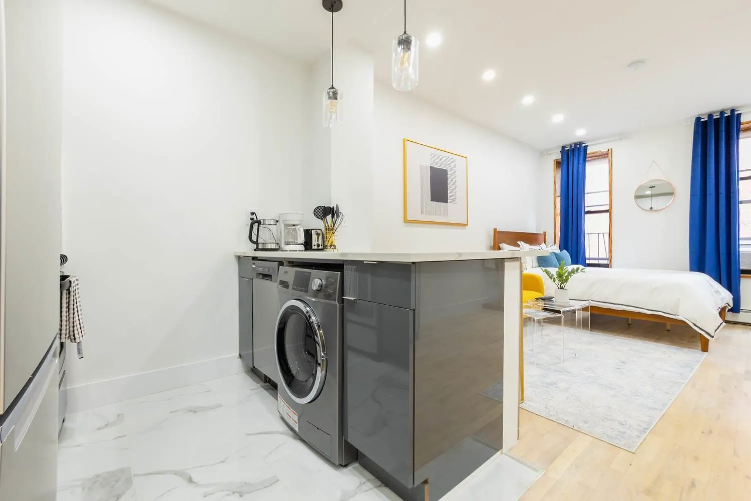 1597-13 I Brand New Studio Prime Upper East W&D New York 0*,